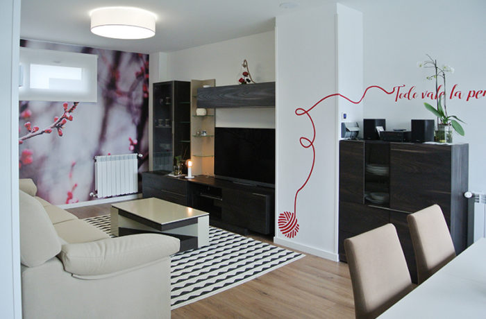 Piso con pintura y decoración de vinilos “lana”